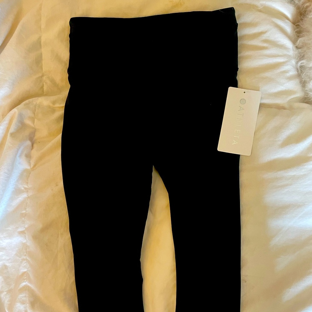 NWT XS Athleta accelerate crop